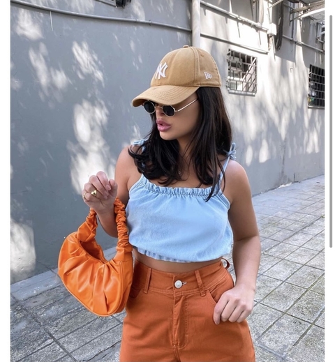 Top cropped Bianca