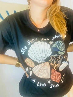 Remera CARACOLES - tienda online