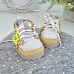 Tênis Couro 5cm - Amarelo com Branco - comprar online