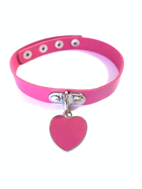 Choker Com Pingente de Coração Rosa na internet