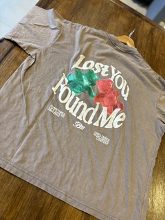 Remera Boxy Found me Marron