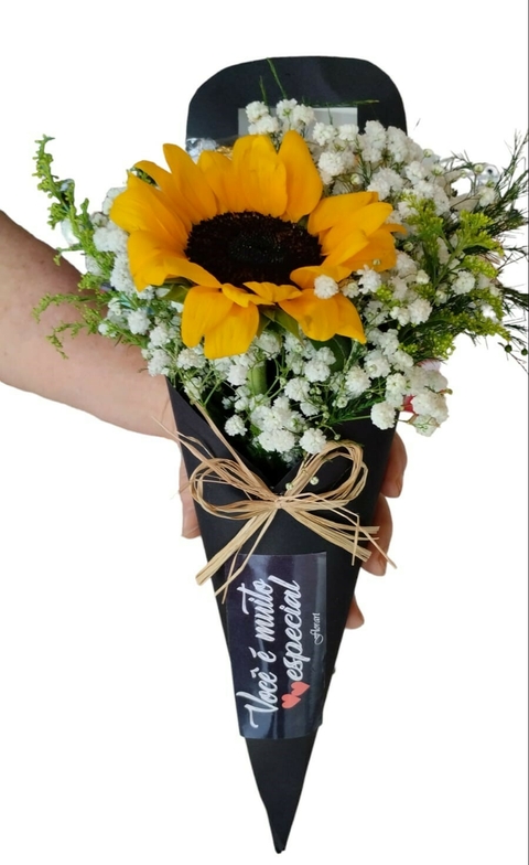 Cone black com girassol ou rosas