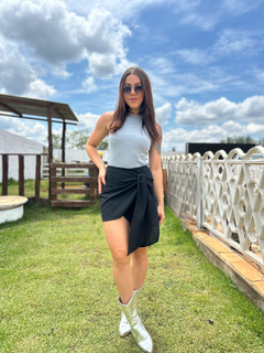 Short saia Vic em Linho - comprar online