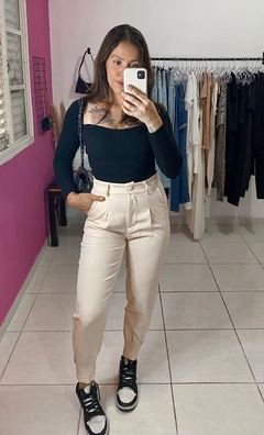 Calça alfaiataria Lari na internet