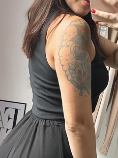 Regata cropped preta na internet