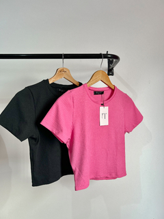 Cropped camiseta ribana