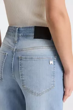 Jean Anna (A26V0230) en internet