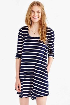 Vestido listrado na internet