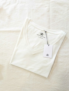Remera V Amor en internet