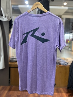 Remera Rusty lila en internet