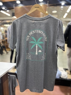 Remera SD gris en internet