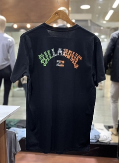 Remera Billabong negra en internet