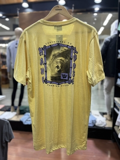 Remera Hang Loose amarilla en internet