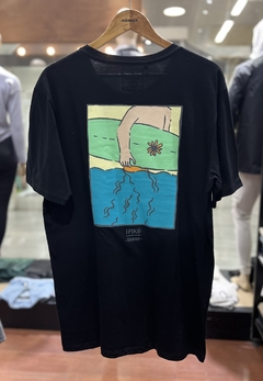 Remera Hawaii negra en internet