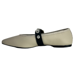 Sapatilha Boneca em Couro Off White Giulia Domna Ref 142068 na internet