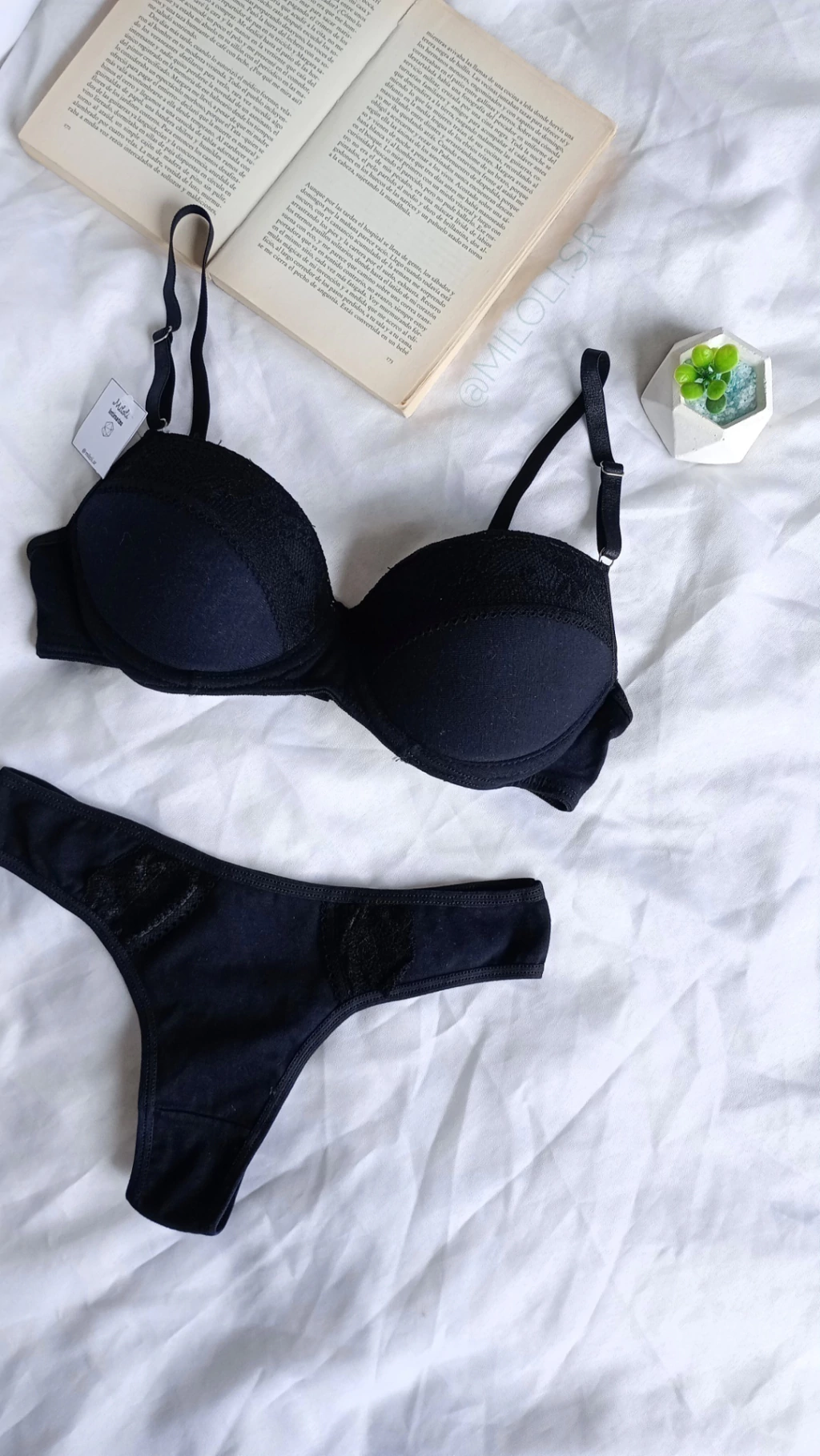 SOFI - SOFT CON ARO ALGODÓN Y PUNTILLA NEGRO