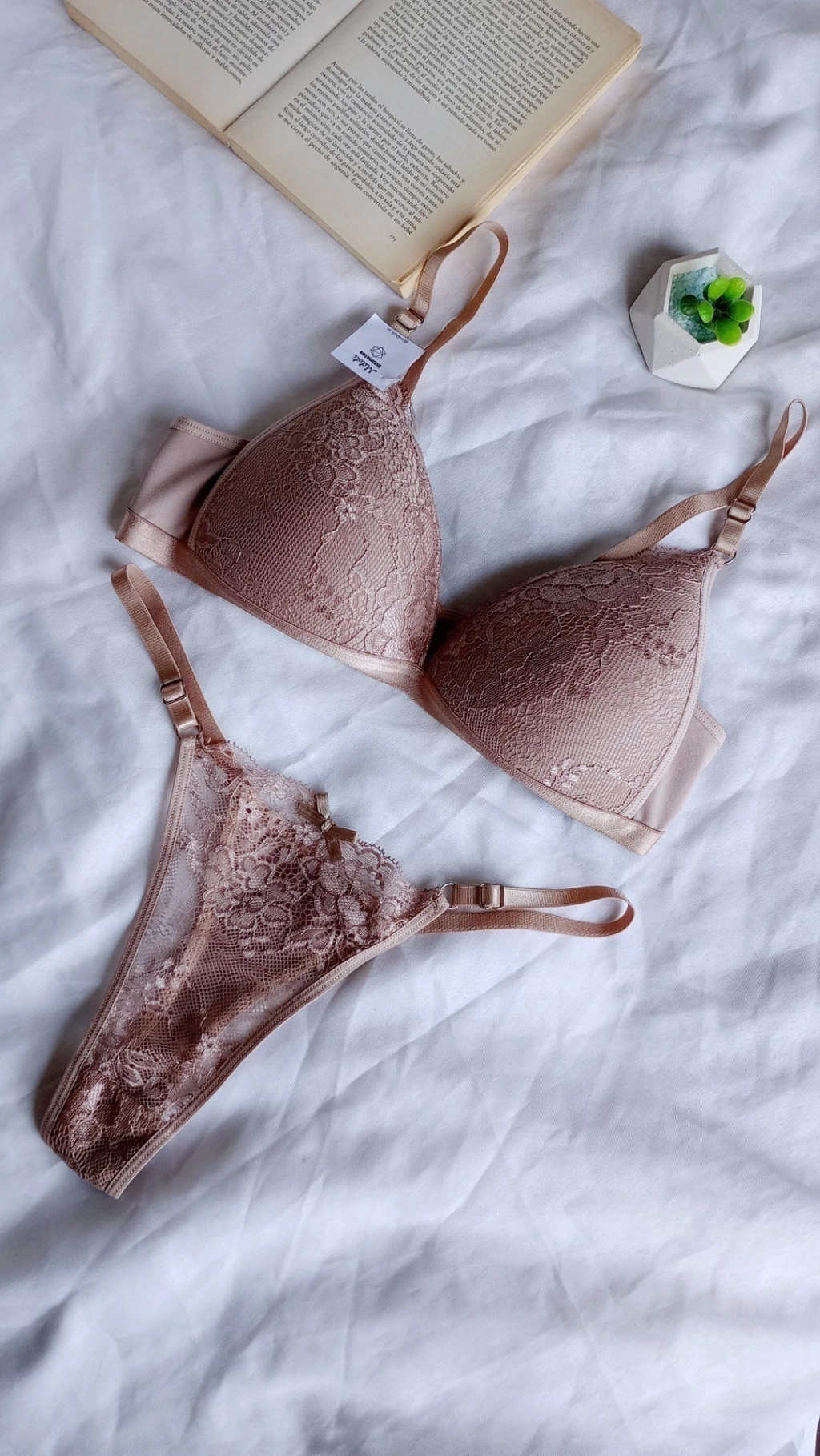AMANDA - TRIANGULO SOFT DE ENCAJE NUDE