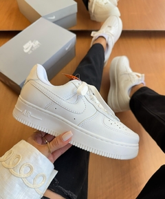 AIR FORCE BRANCO TRADICIONAL na internet