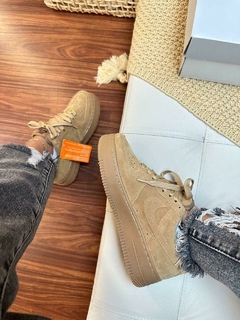 AIR FORCE CARAMELO na internet