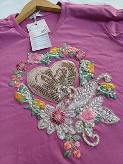 T-shirt [G] Coração flor branca e rosas - bulicaflor