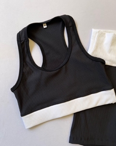 TOP BLACK AND WHITE