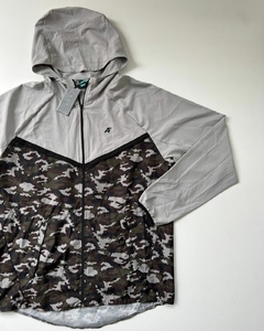 CAMPERA ROMPEVIENTO CAMUFLADA
