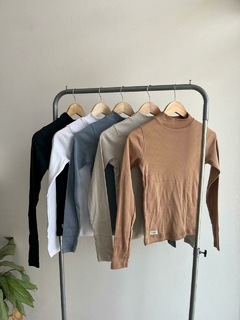 MEDIA POLERA FRESIA