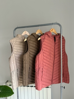 CHALECO PLUMA BOLSITA - comprar online