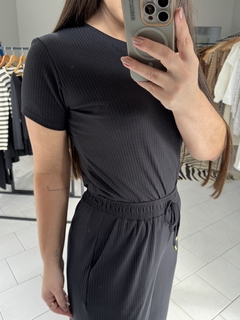 Conjunto Amanda na internet