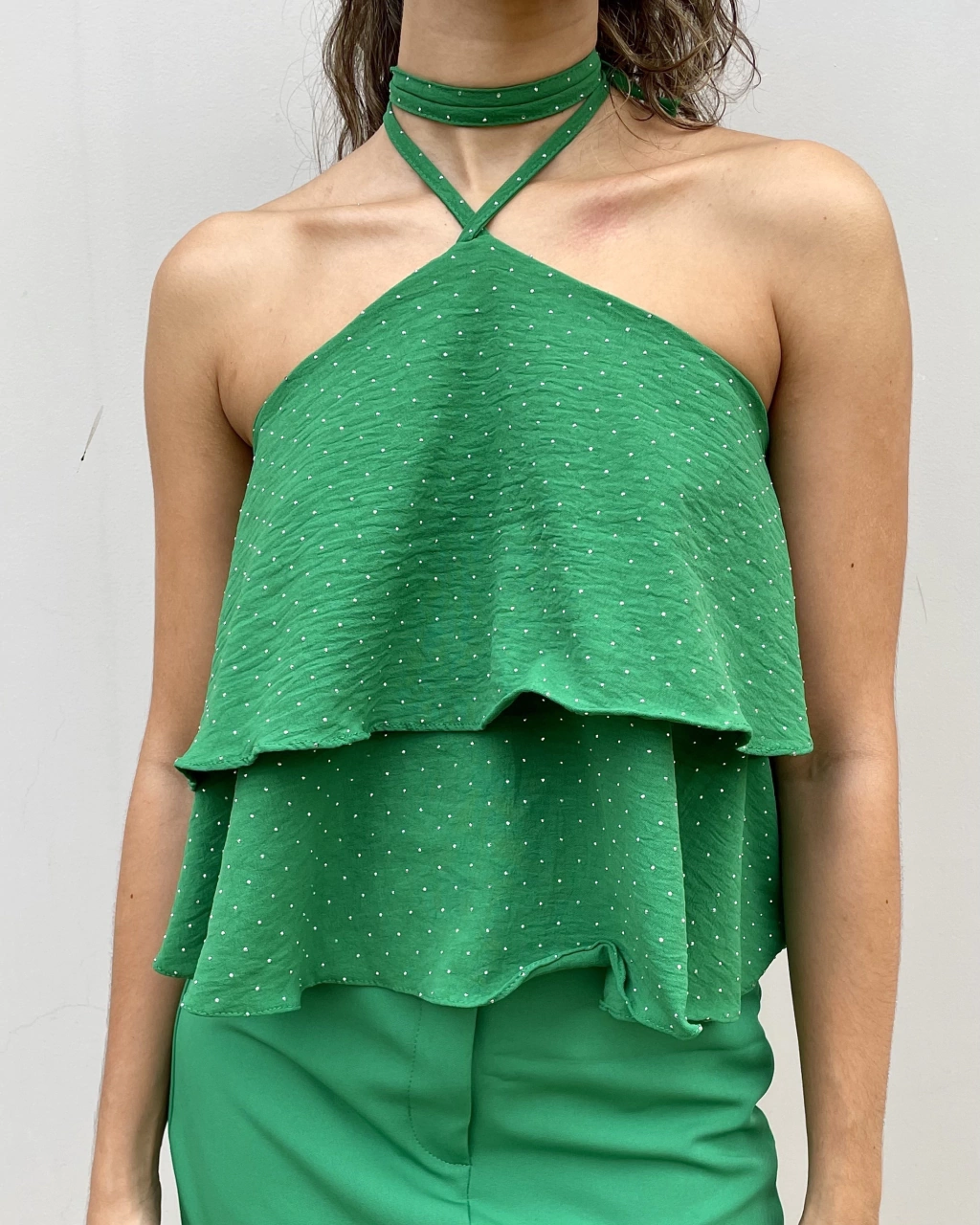 Blusa de babados com strass e amarração no pescoço - Verde