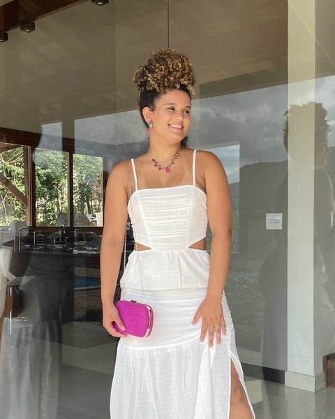 Vestido longo com recortes e trançado nas costas branco