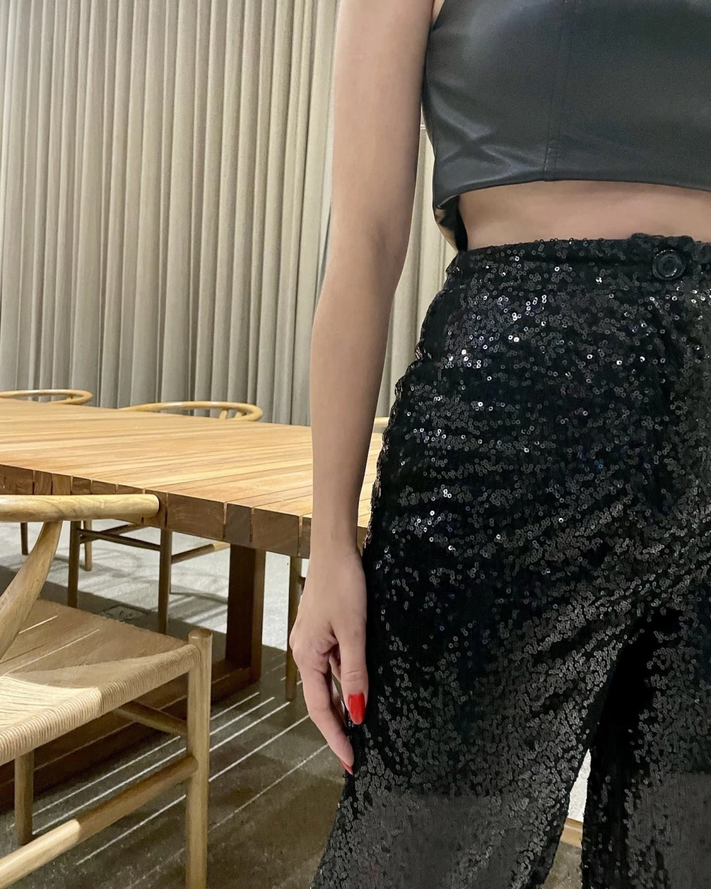 Calça de paetê preta