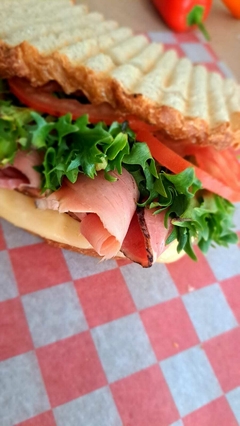 Image of CRILLED HAM AND CHEESE SANDWICH - THE GREEN DELI