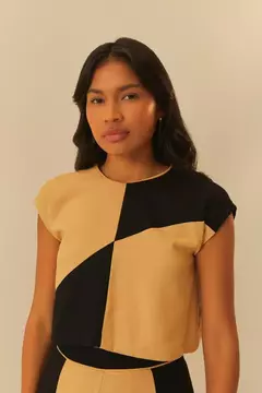 Blusa quadrada bicolor