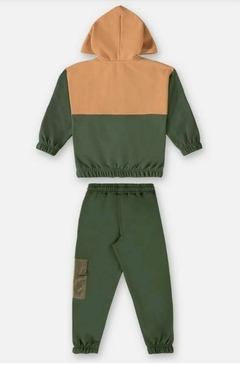 CONJUNTO MOLET/ CORTAVENTO/ VERDE na internet