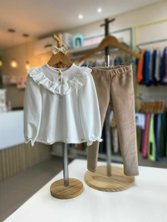 CONJUNTO BATA BRANCA CALÇA COTELÊ na internet