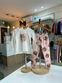 CONJUNTO BLUSA URSO E CALÇA SUEDE