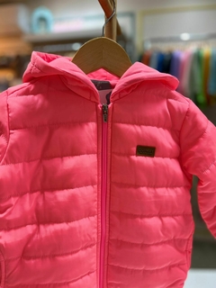 JAQUETA NYLON FORRADA MALHA ROSA NEON na internet