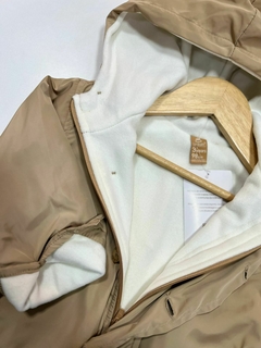 JAQUETA IMPERMEAVEL FORRADA EM SOFT CAQUI - comprar online