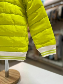 JAQUETA NYLON FORRADA MALHA NEON - comprar online