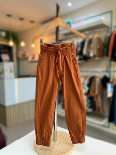 CALÇA SARJA MARROM NOZ