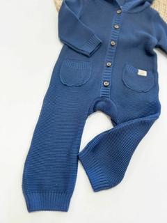 MACACÃO EM TRICÔ AZUL - comprar online