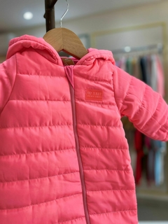 MACACÃO PUFFER ROSA NEON - TAM: G - comprar online