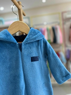MACACÃO EM PELE AZUL UP - comprar online