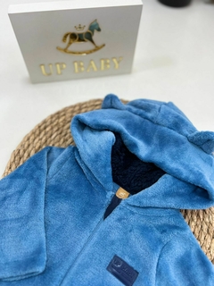 MACACÃO EM PELE AZUL UP na internet
