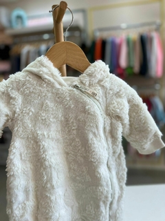 MACACÃO TEDDY BRANCO KUKIÊ - comprar online