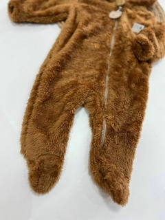MACACÃO TEDDY ARUNA MARROM na internet
