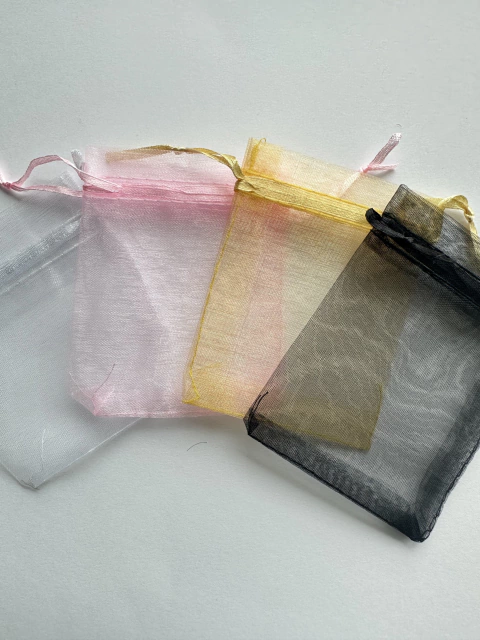 10 saquinhos de organza