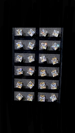 Aritos cuadrado diamante