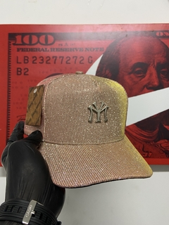 Gorra Young MONEY brillo rosada